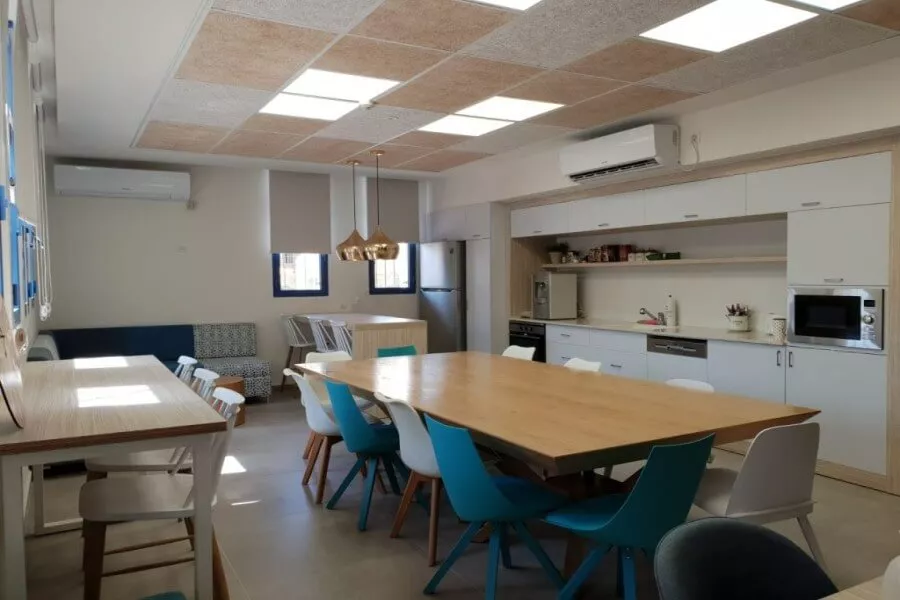 לב בית הספר – חדר המורים